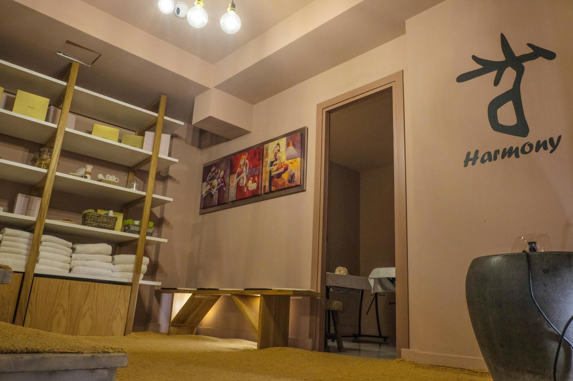 Lotus Center Apartment Атина Екстериор снимка