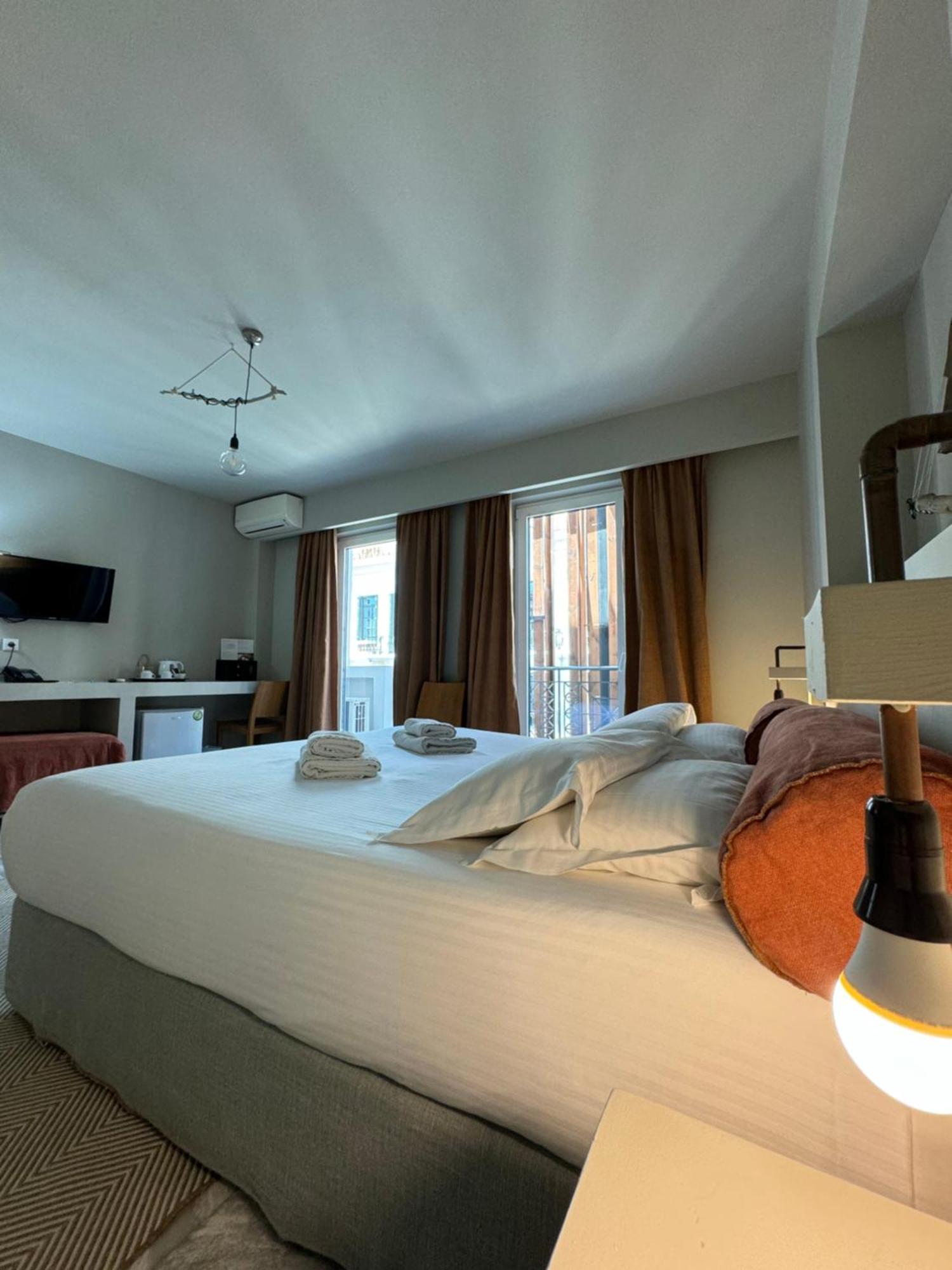 Lotus Center Apartment Атина Екстериор снимка