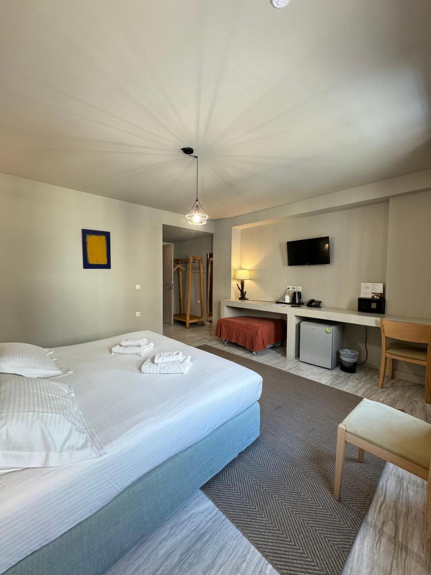 Lotus Center Apartment Атина Екстериор снимка